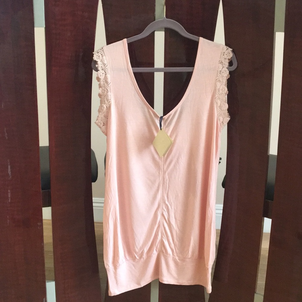 NWT Light pink top with lace trimmed sleeve- 7FAMK