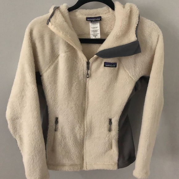 Patagonia Jackets & Blazers - White Fuzzy Fleece hooded zip up Patagonia XS.