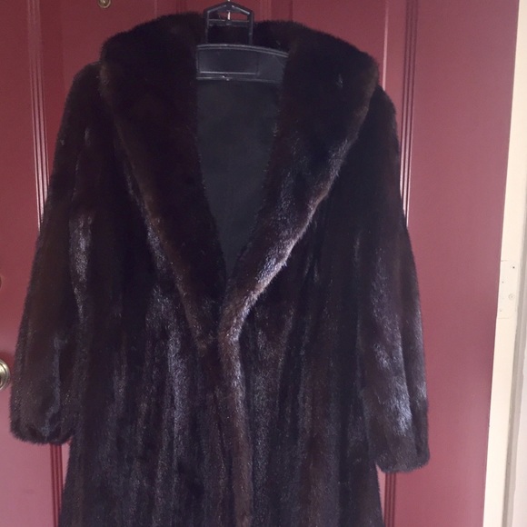 Mahogany Female Mink Coat - Picture 2 of 4