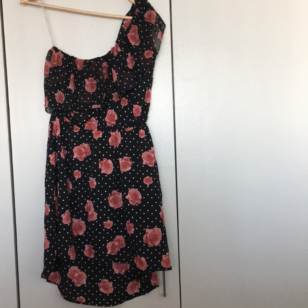 One shoulder dress