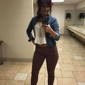 Meet your Posher, Candi