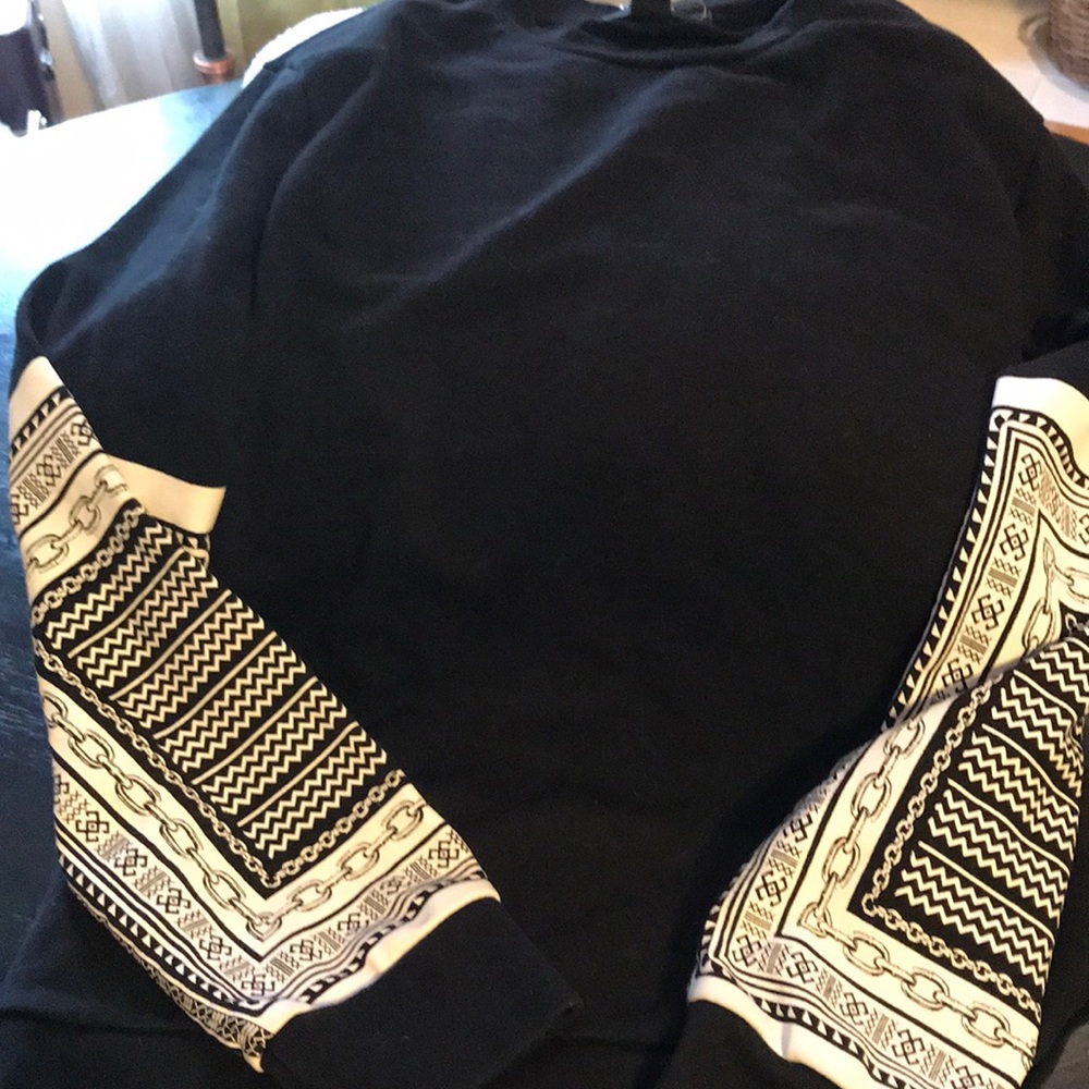 Men’s Long Sleeve cotton sweater w/ Sleeve Pattern