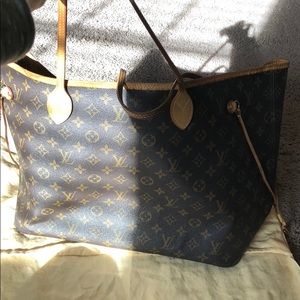 Louis Vuitton Neverfull GM Monogram.