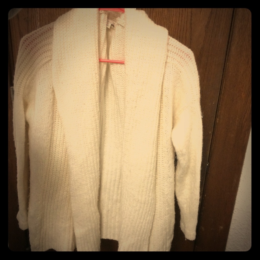 Cozy creme sweater!