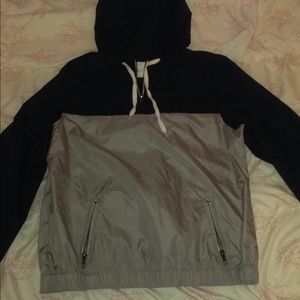Black and grey wind breaker