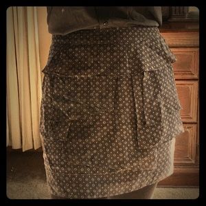 Super cute Banana Republic Grey skirt size 4.