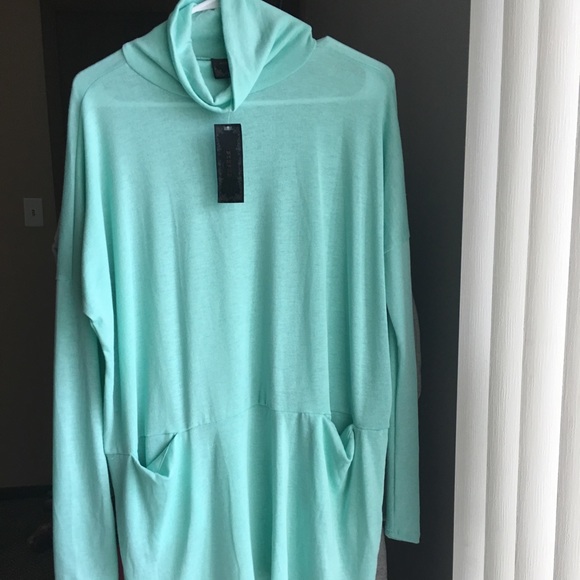 Oversized long sleeve Top - Picture 2 of 3