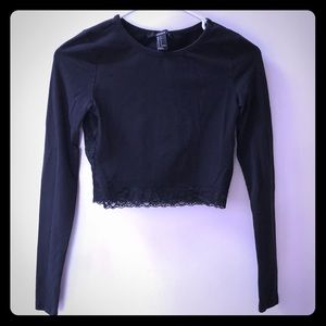 FOREVER 21 BLACK LONG SLEEVE LACE CROP TOP