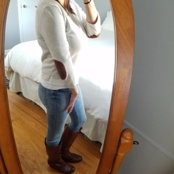 Sweater w/patchwork elbows - Picture 4 of 4