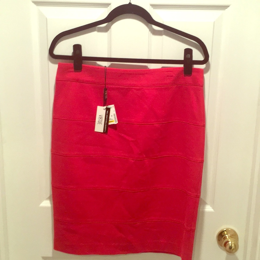 NWT Red pencil skirt. Size 10.