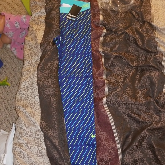 Nike pro spandex leggings - Picture 2 of 3