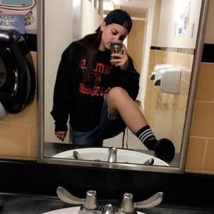 Meet your Posher, Gloria