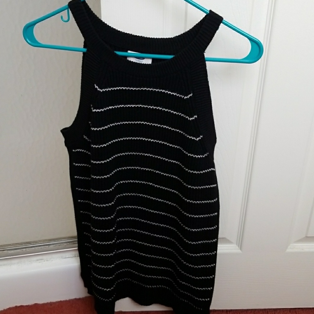 Knit tank top.
