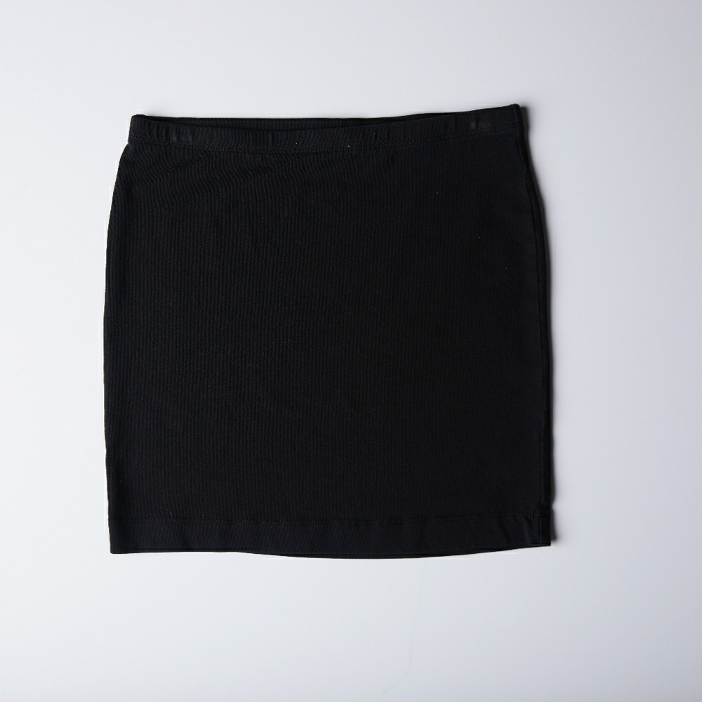 2 Basic Skirts - Picture 4 of 6