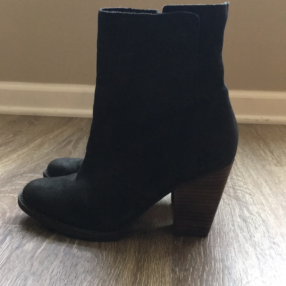 Aldo size 7.5 bootie