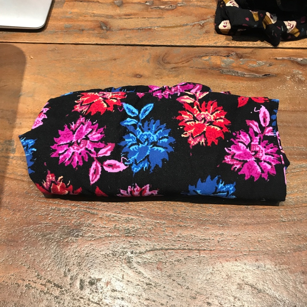Flowers - Tall and Curvy LuLaRoe leggings