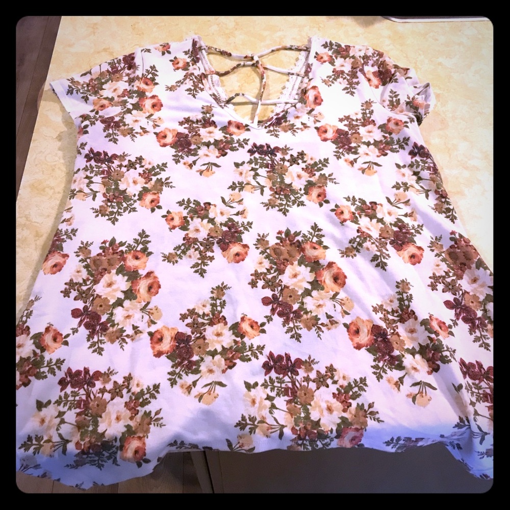 White floral Daytrip shirt
