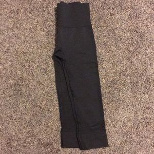 Lululemon Ebb & Flow crop capri