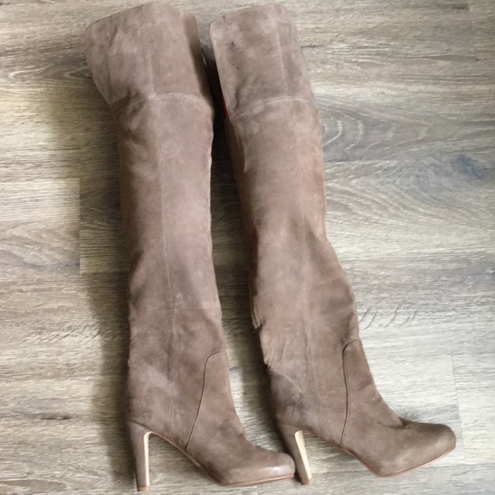 Also size 8 over the knee boot