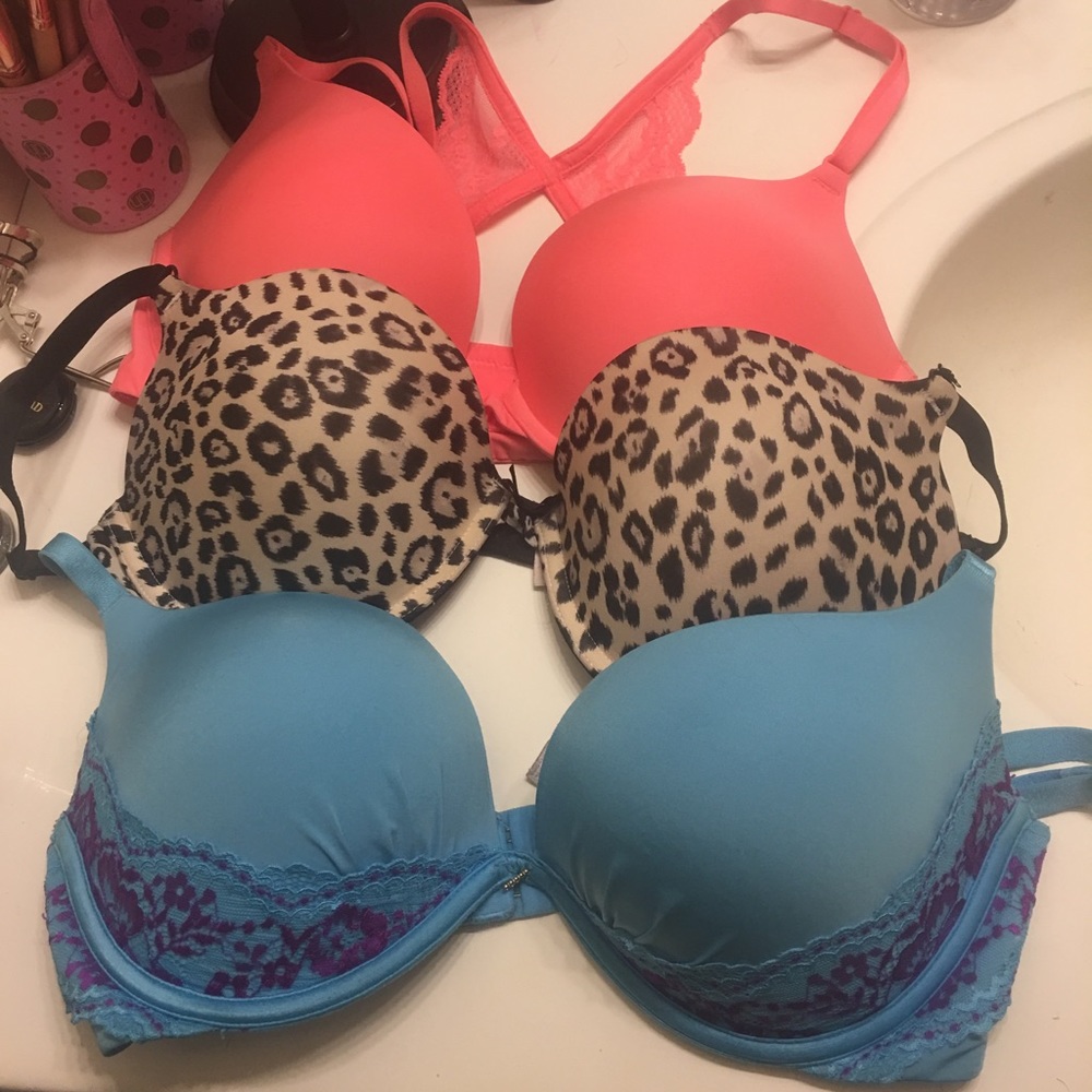 3 Victoria’s Secret Bras
