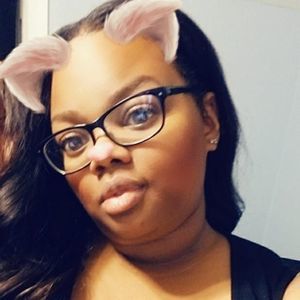 Meet your Posher, Naomi