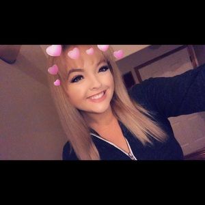 Meet your Posher, April