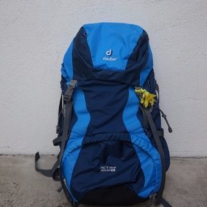 Deuter ACT Lite 60+10 SL Backpack (Midnight Blue)