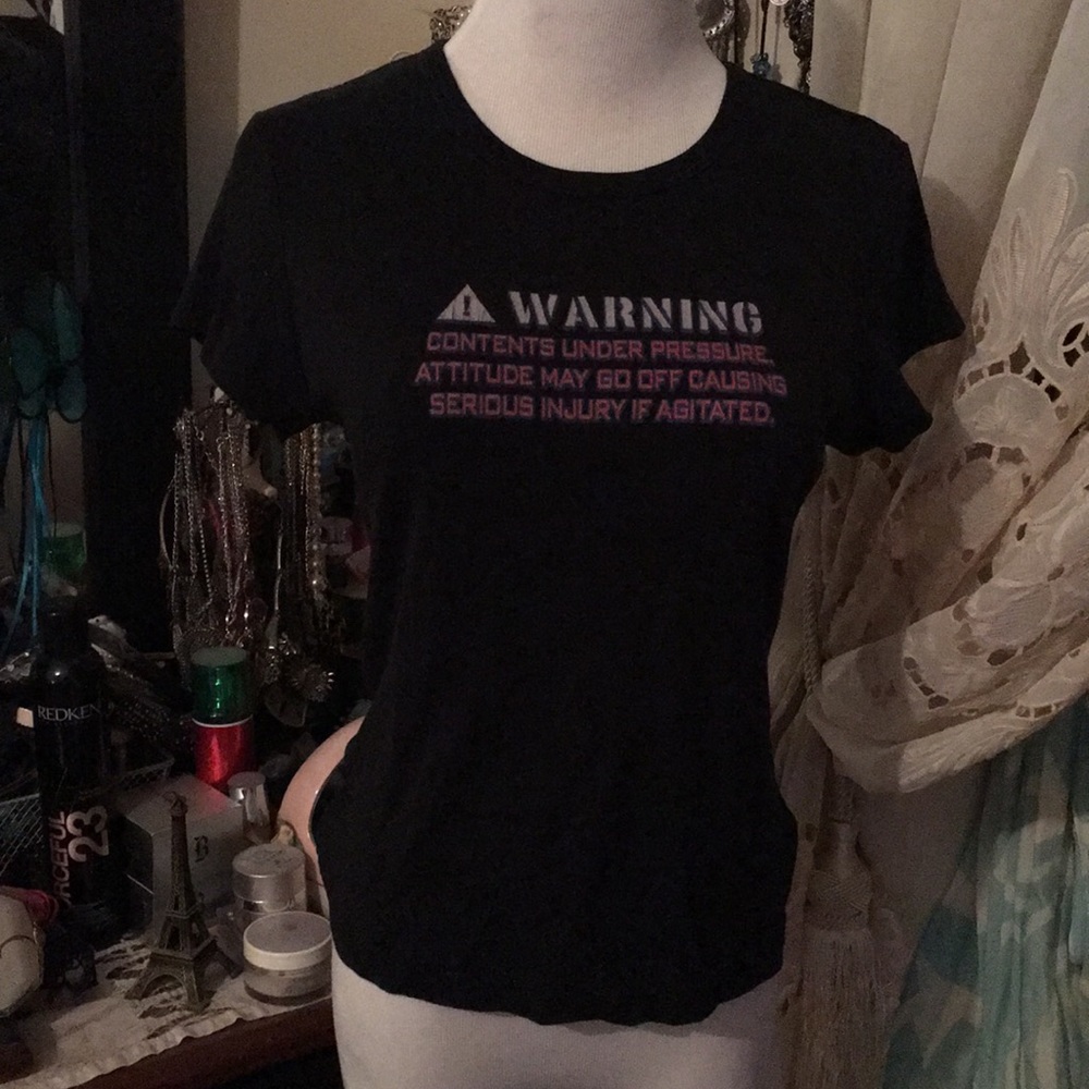 BLACK TEE SHIRT WITH GRAPHIC WRITING SZ L FANG 💀