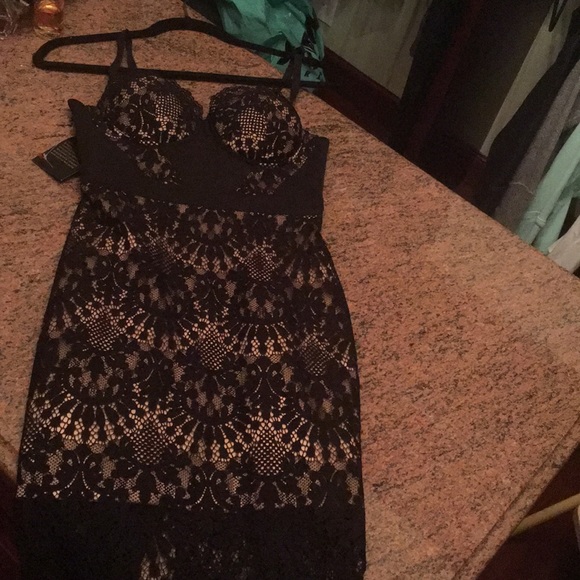 Black and nude lace midi dress - Picture 2 of 2