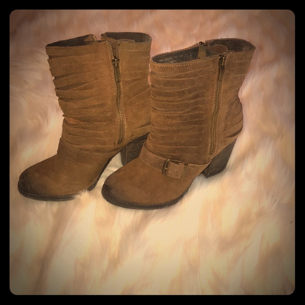 Never worn, leather heels!!