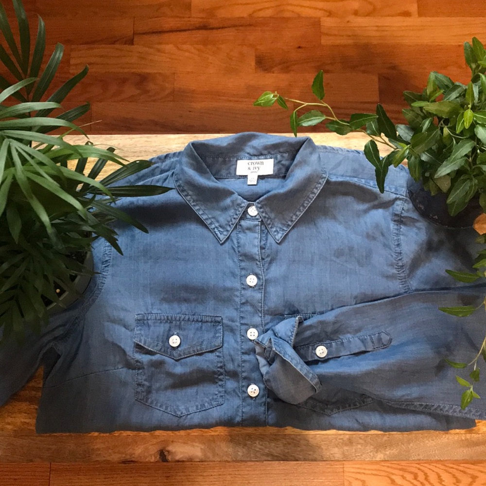 Crown & Ivy Indigo Chemise Button Down🌵
