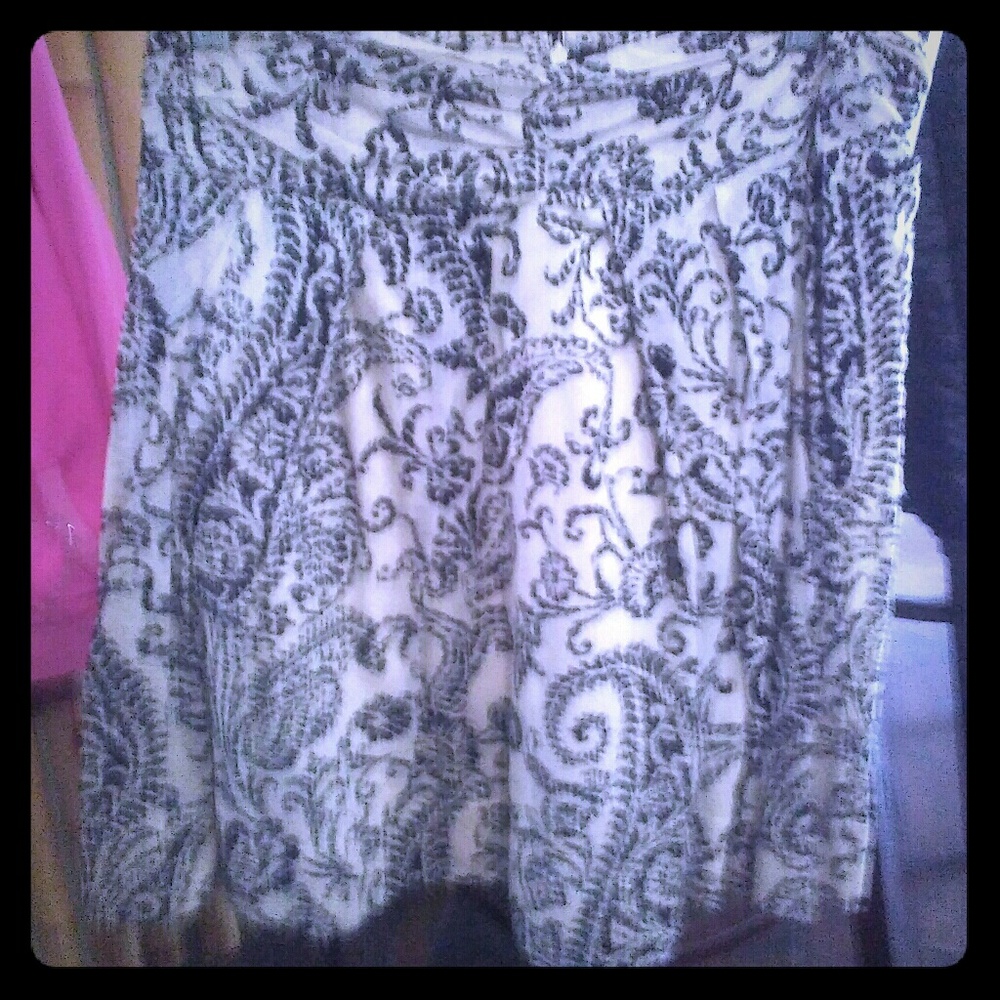 Black n whitish cute skirt wth designs