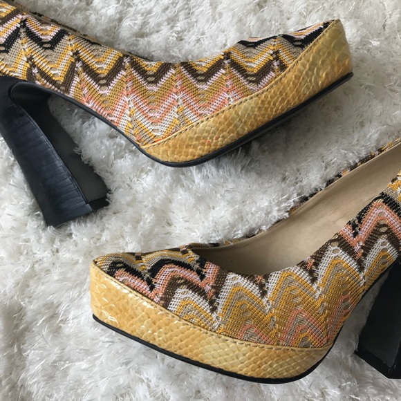 Naughty Monkey Boho Chevron Heels Size 7.5 - Picture 3 of 7