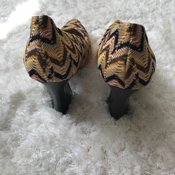 Naughty Monkey Boho Chevron Heels Size 7.5 - Picture 4 of 7
