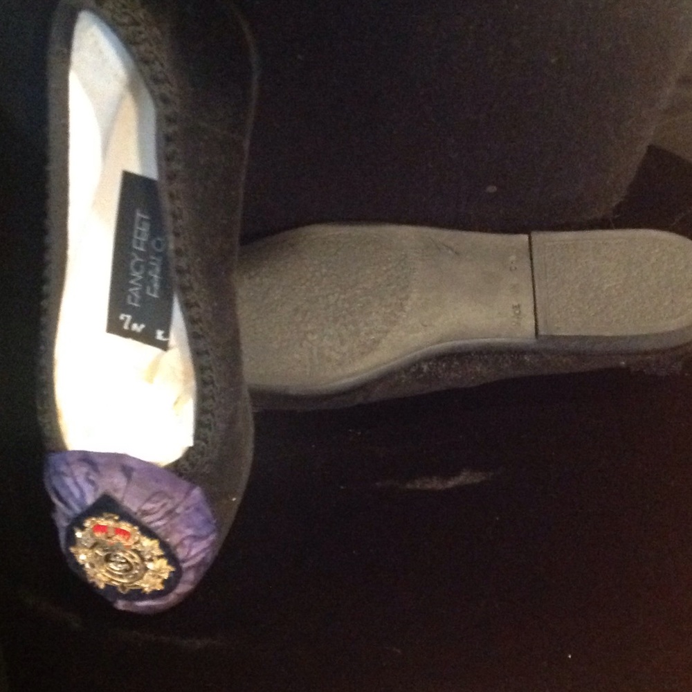 Fancy Feet Black Tuxedo Crested Flats