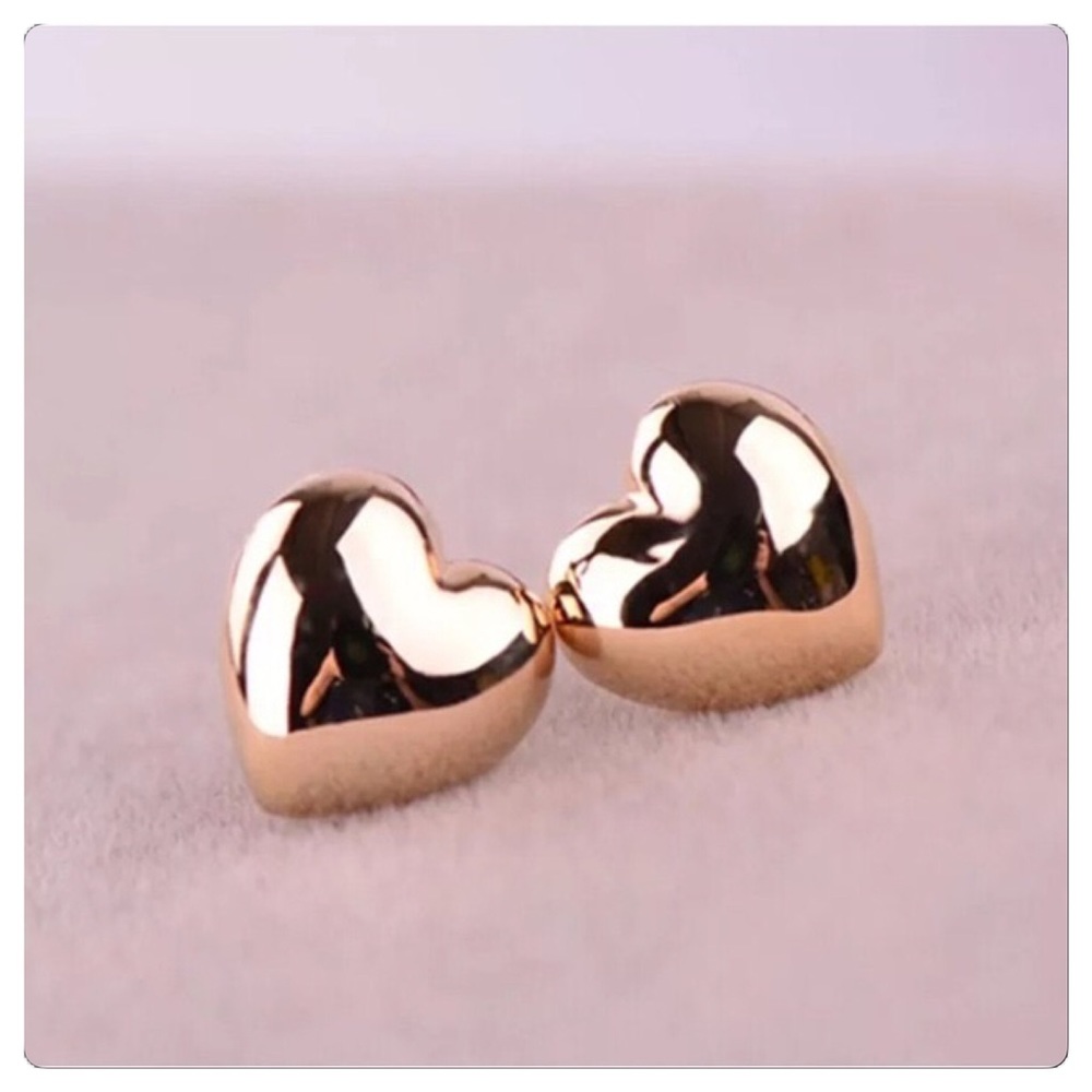 Small Gold Heart Earrings