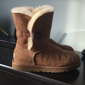 Chestnut Bailey Button Uggs