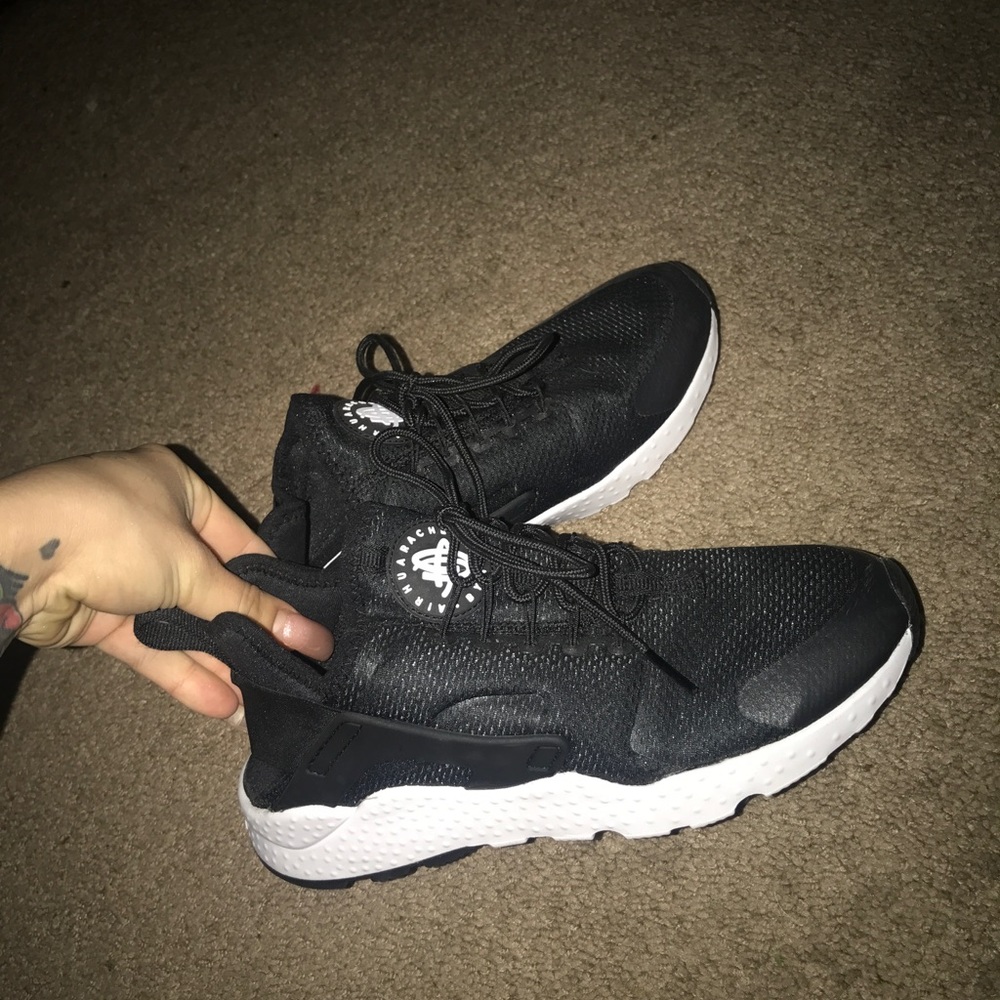 BRAND NEW AIR HURACHE