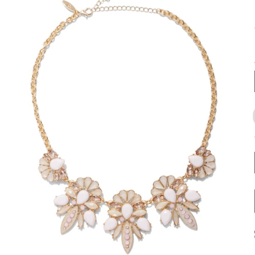 💢1 left💢 💢All jewelry BOGO 💢 floral  necklace - Picture 2 of 3