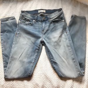 BASIC BLUE MADEWELL JEANS!