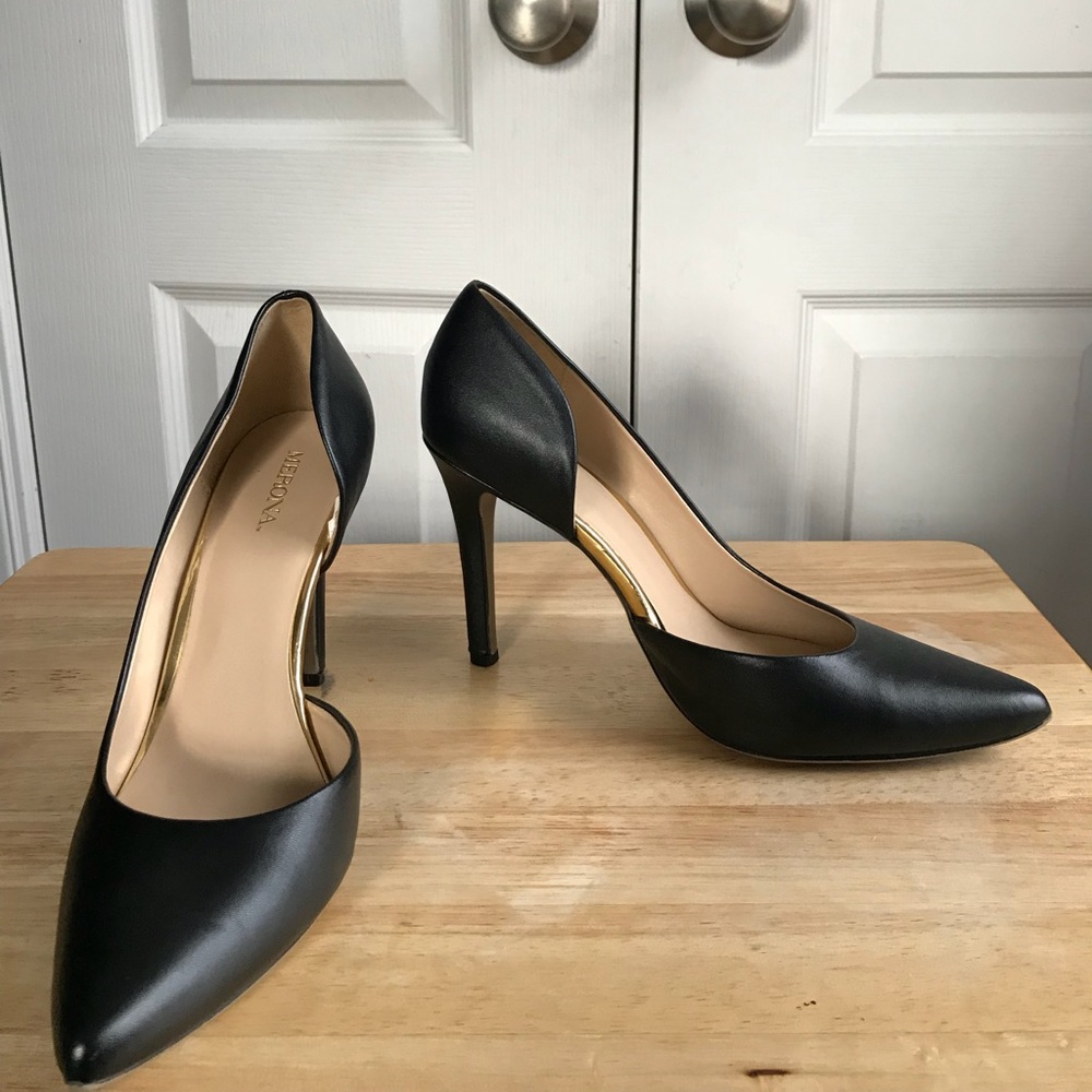 Sleek all black Merona 4 inch heels