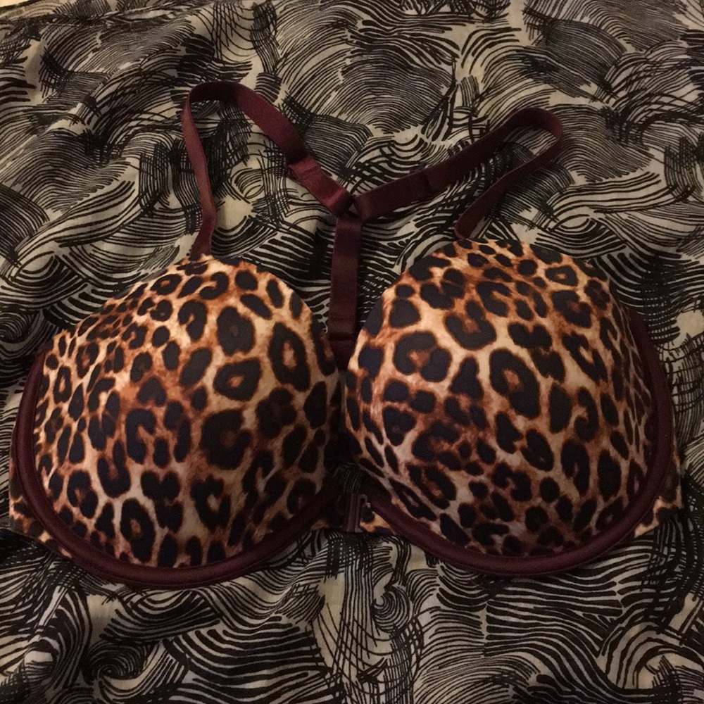 Victoria’s Secret 34DD front closure racerback bra