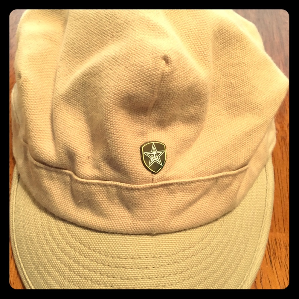 New Vintage Obey Giant military cap. Streetwear
