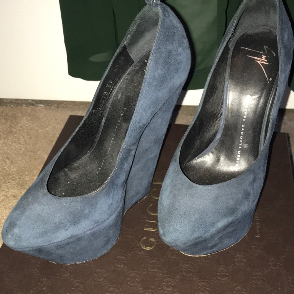 Giuseppe suede Wedges