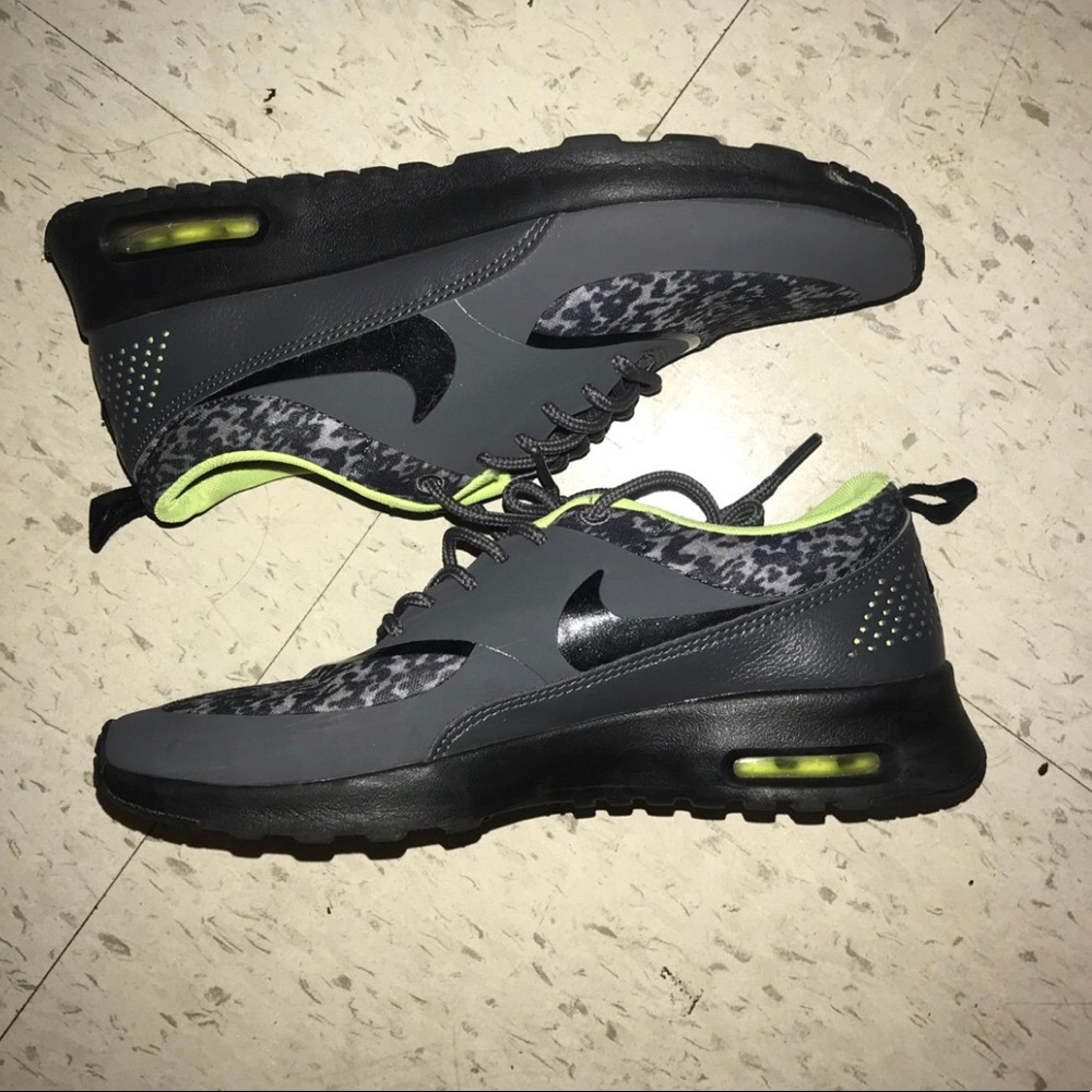 NIKE AIR MAX THEA