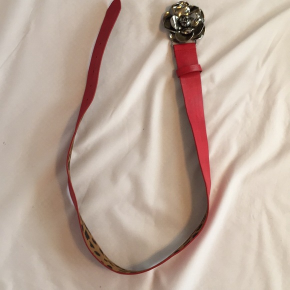 Betsey Johnson Red Belt w/Silver Flower Buckle🌺 - Picture 3 of 4
