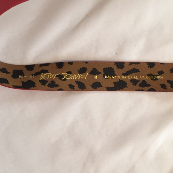 Betsey Johnson Red Belt w/Silver Flower Buckle🌺 - Picture 4 of 4