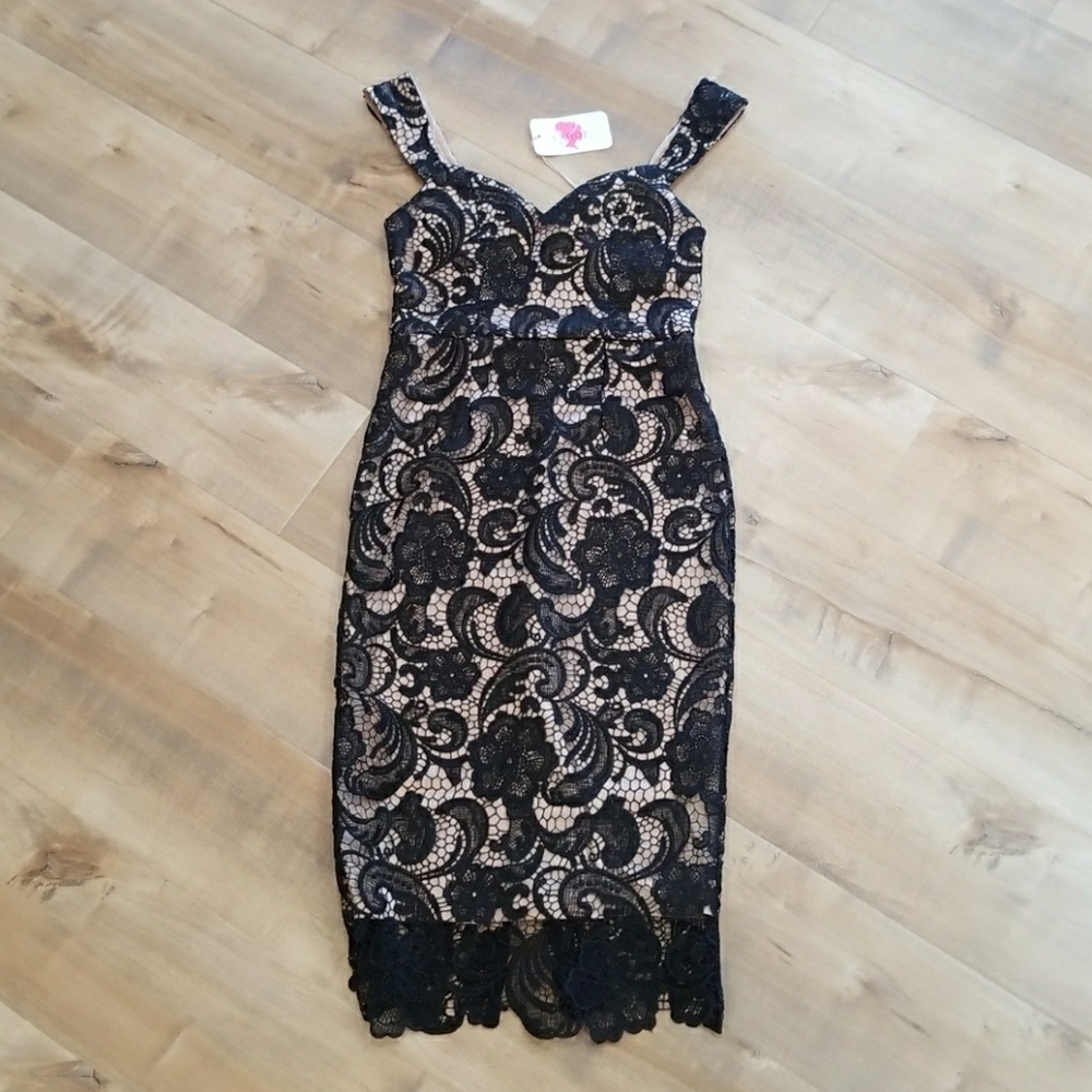 L'ATISTE Black lace midi dress
