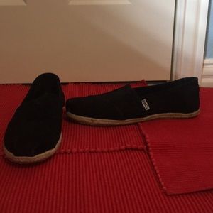 Black, suede Toms