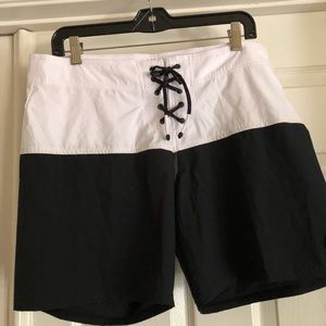 BNWT Roxy board shorts in size 11